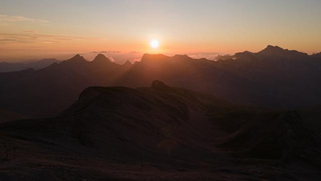 Coucher de soleil sur les montagnes du Dévoluy, dans les Hautes Alpes