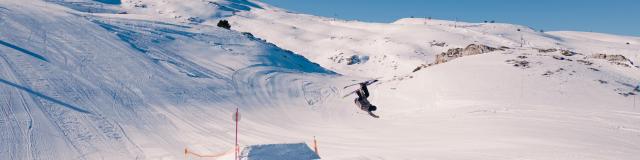 Hiver_Domaine-alpin_Snowpark-©OT-Le-Devoluy-19-01-2022_drone-2.jpg