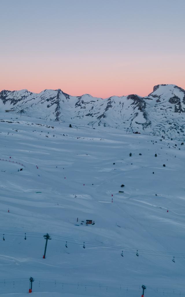 Hiver_Domaine-alpin_lever-de-soleil_©OT-Le-Devoluy_21-12-2021_drone-7-1.jpg