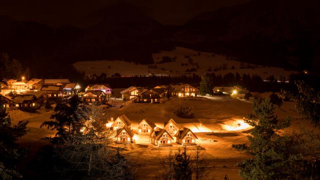 Hiver_stations_Joue-du-Loup_nuit_©OTDevoluy_01-01-2021_BD-1.jpg