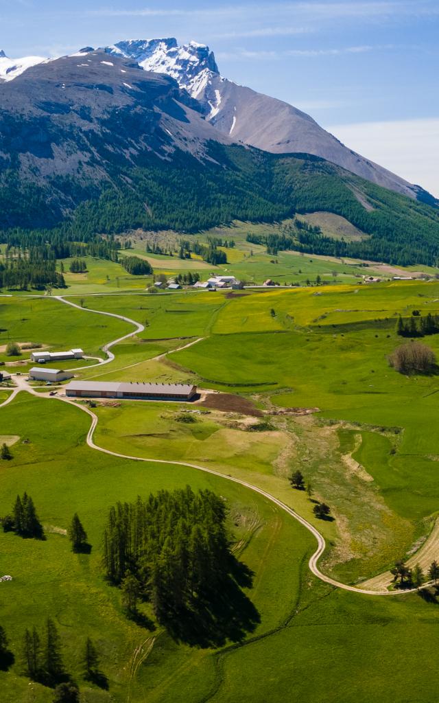 Summer_Villages_Col du Festre and Coutières ©OT Le Dévoluy_28 05 2021_drone_HD (2)