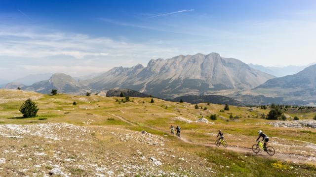 Downhill_BikePatrol_©OT Devoluy_July2019_BD_1