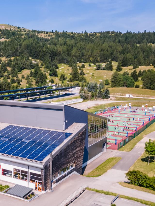 Le centre sportif du Dévoluy, dans les Hautes Alpes vous accueille en été.