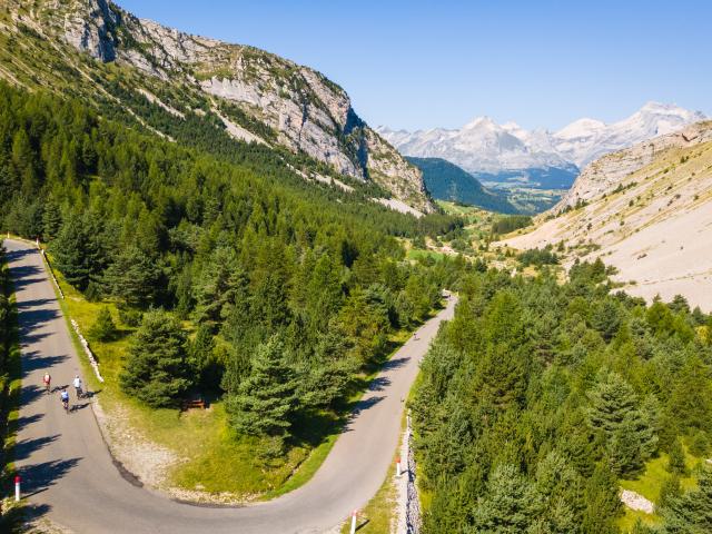 Summer_activities_road bike Col du Noyer ©OT Le Dévoluy 11 08 2021_drone-15